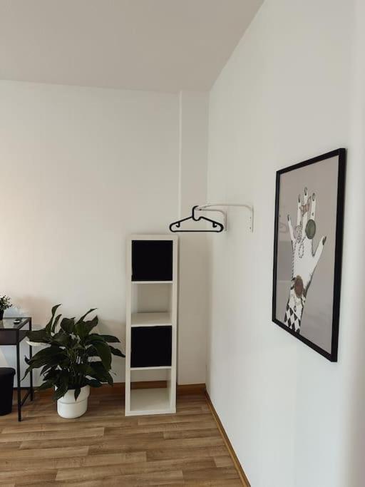 Geraeumige 3-schlafzimmer-wohnung In Koblenz Nahe Uni Appartement *