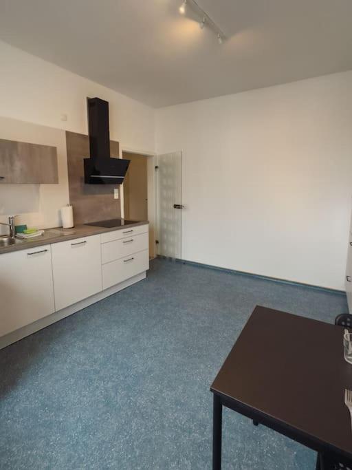 Geraeumige 3-schlafzimmer-wohnung In Koblenz Nahe Uni Appartement *